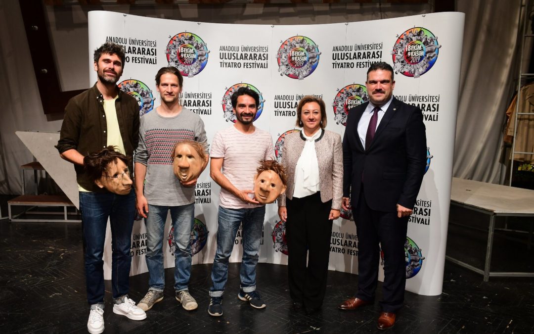 Eskişehir Anadolu Üniversitesi Uluslararası Tiyatro Festivali’nin Açılış Törenine Katıldık