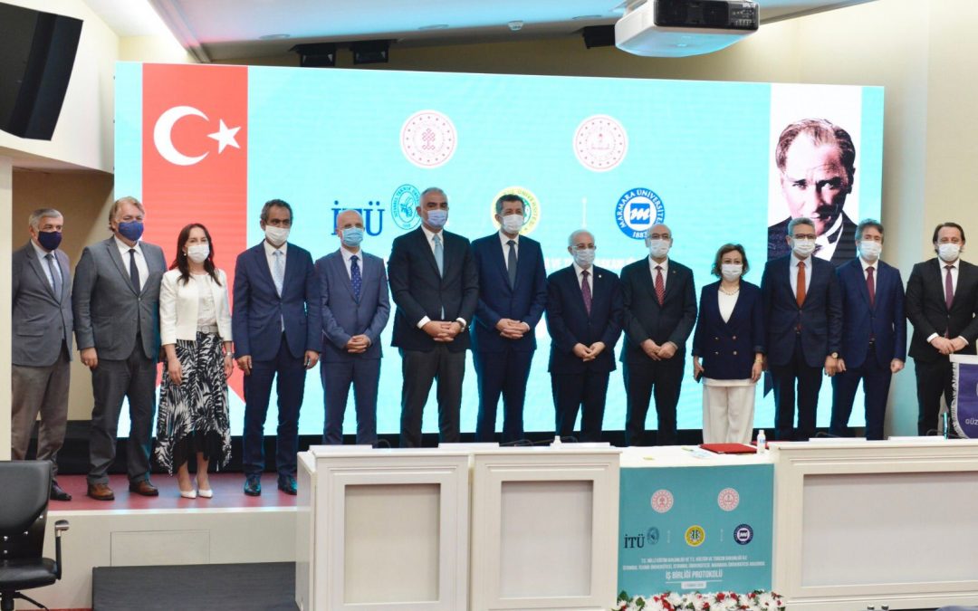 Güzel Sanatlar Eğitimini Geliştirmek İçin Milli Eğitim Bakanlığı ile İmzalanan İş Birliği Protokolü İmza Törenindeydik