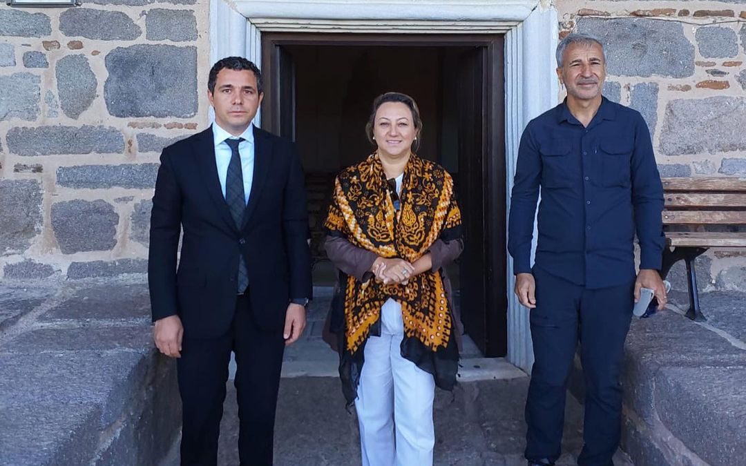 Behramkale’de  “Murat Hüdavendigar Camii”ni Ziyaret Ederek Bilgi Aldım