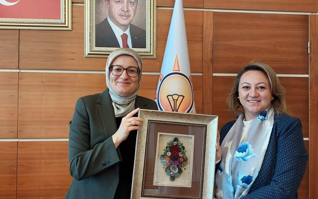 Balıkesir Milletvekilimiz ve AK Parti Sivil Toplum ve Halkla İlişkiler Başkanı Belgin Uygur’u Ziyaret Ettik