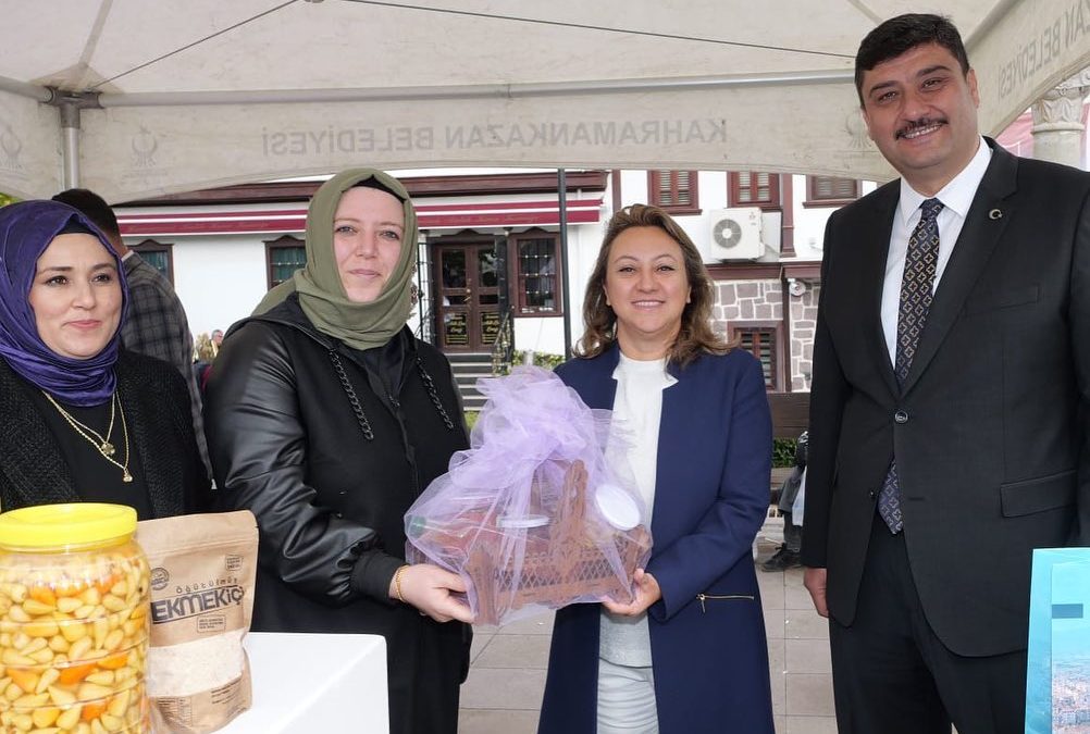 Hamamarkası Bosna Meydanı Sahnemizde Kahramankazan Belediyemizin Tanıtım Etkinliklerine Katıldık